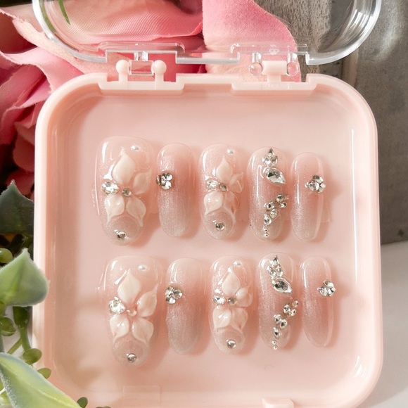 Other - Elegant Pink Floral Press-On Nails